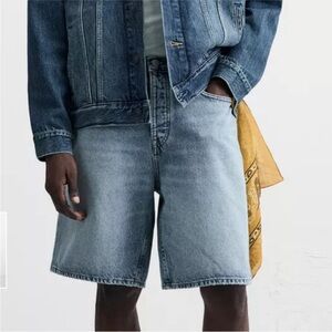 NWT Zara relaxed thigh mid waist straight leg button fly denim jean shorts Sz 31